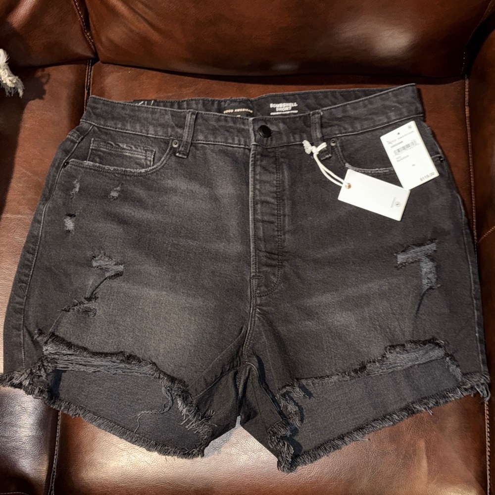 NWT Good American Bombshell Short Distressed High-Rise Black Denim Shorts